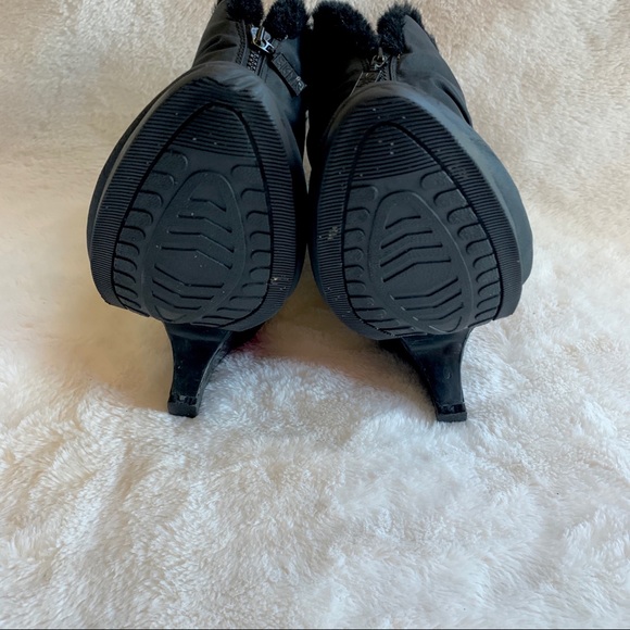 Boots - Picture 3 of 4